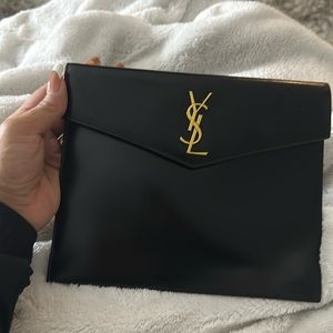 SAINT LAURENT
Black Small Uptown Pouch